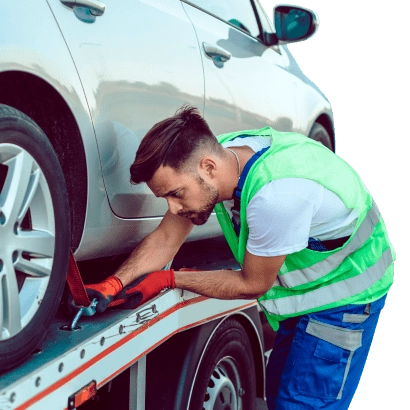 Homem com carro de assistência